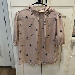 AUW Womens size medium blouse.